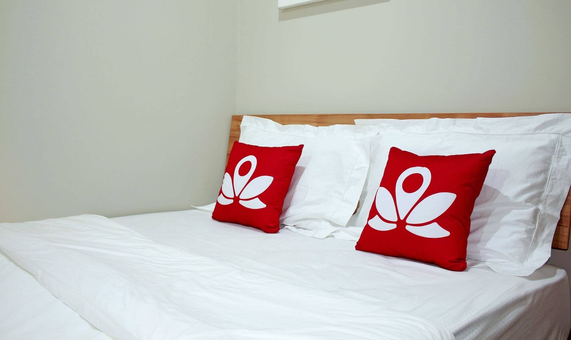 Zen Rooms Permata Karawaci Syariah Tangerang Buitenkant foto