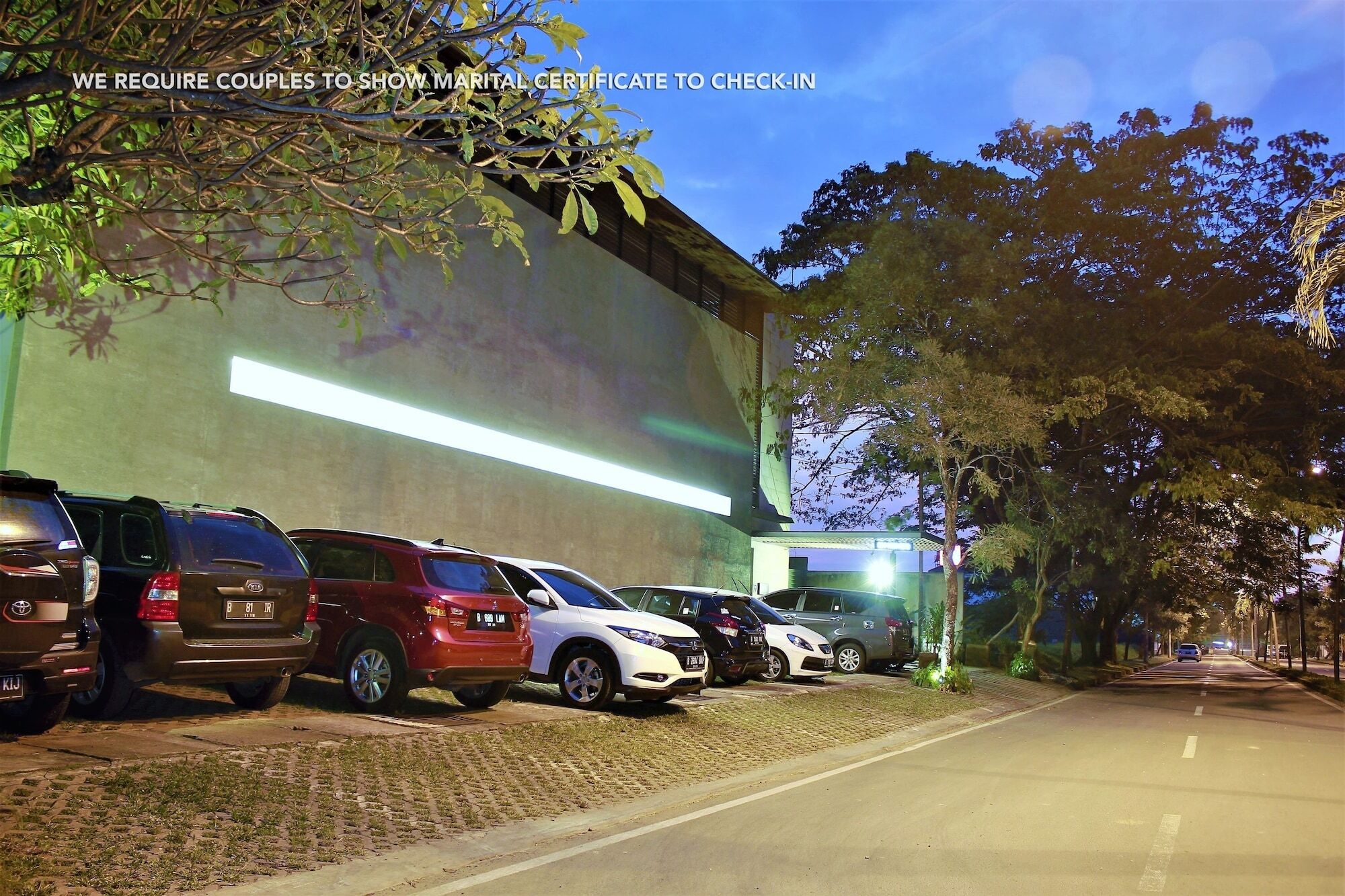 Zen Rooms Permata Karawaci Syariah Tangerang Buitenkant foto